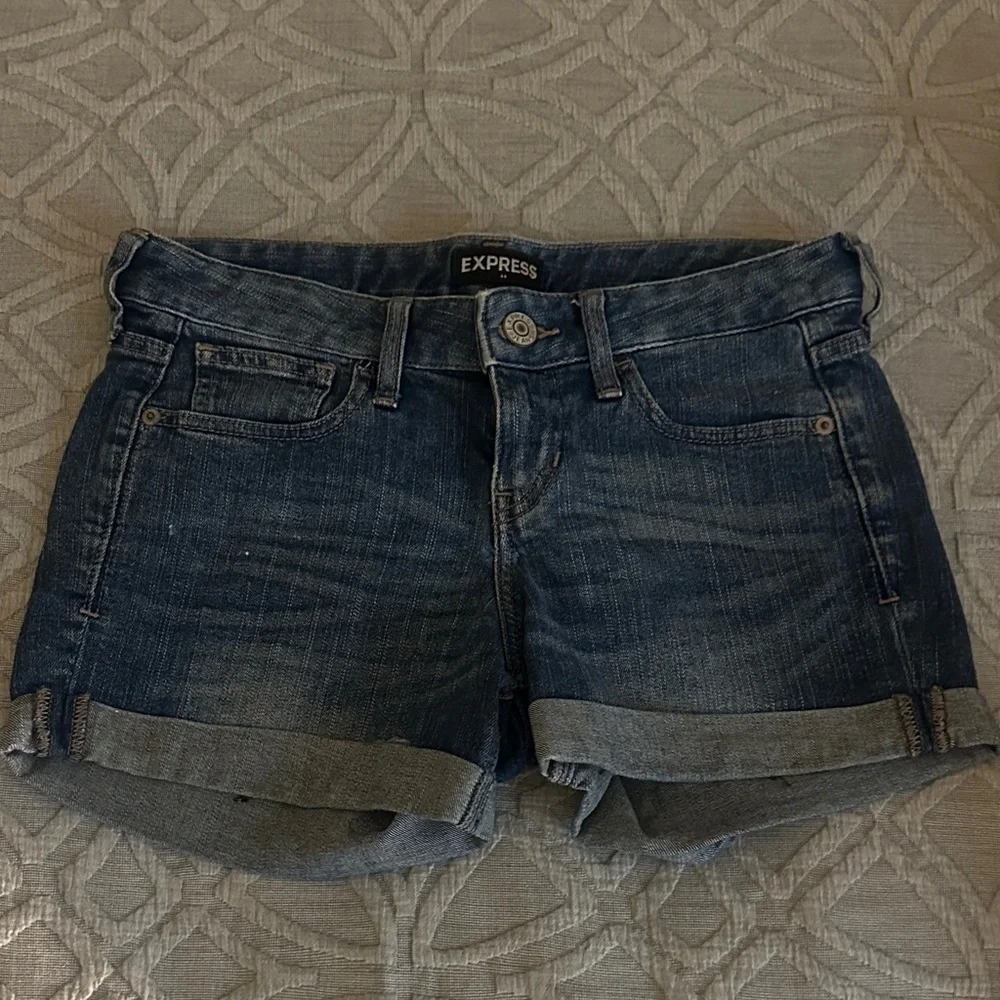 Express shorts - Picture 1 of 2